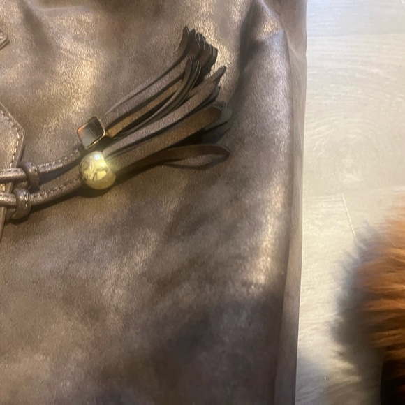 Imoshion Metallic Brown Shoulder Bag with Tassel - Picture 5 of 9